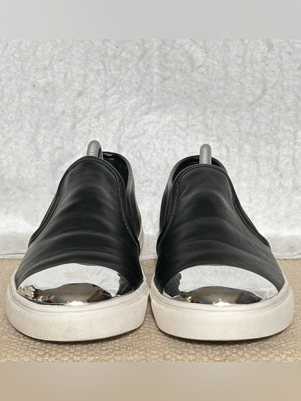 Steve Madden Womens Eleete SlipOn Silver Cap Toe Fashion Sneaker Shoes SZ 9.5B - Picture 3 of 11